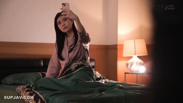 A beautiful wife who runs a vacation rental is provoked by a guest and has NTR sex. I got addicted to it and had sex for 3 nights and 4 days hiding from my husband Rei Kamiki