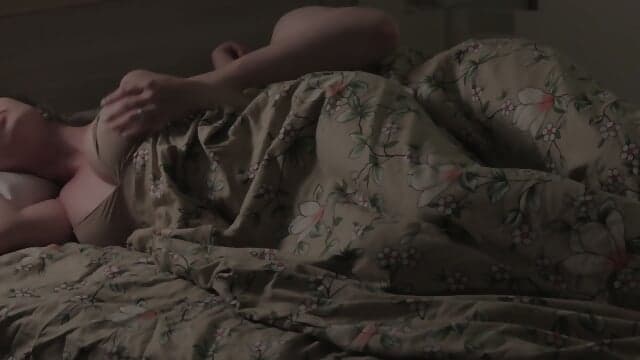 Morning Side Creampie: Amateur Couple Passionate Wake-Up Fuck