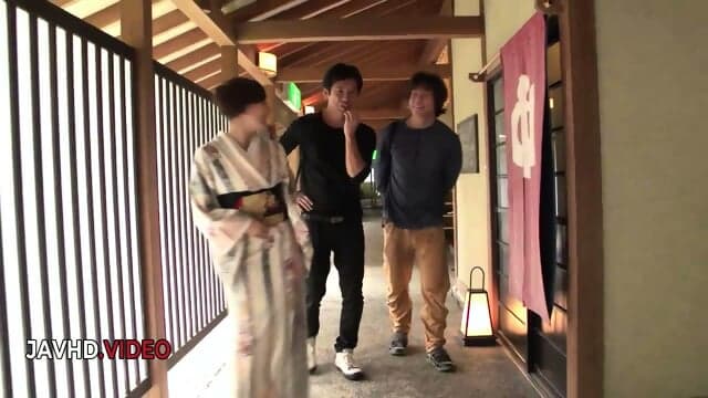 Outdoor Bliss: Aoi Mizuno's Sultry Threesome Blowjob Delight