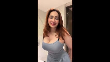 Big Boobs Girl Showing